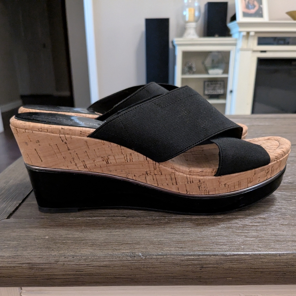 Donald J. Pliner Black and Tan Wedge Cork Shoes women’s size 8.5 Like New